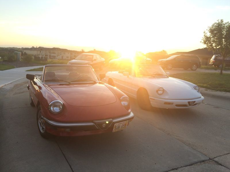 Illustration for article titled 1986 Alfa Romeo Spider Series 3 vs. 1991 Alfa Romeo Spider Series 4